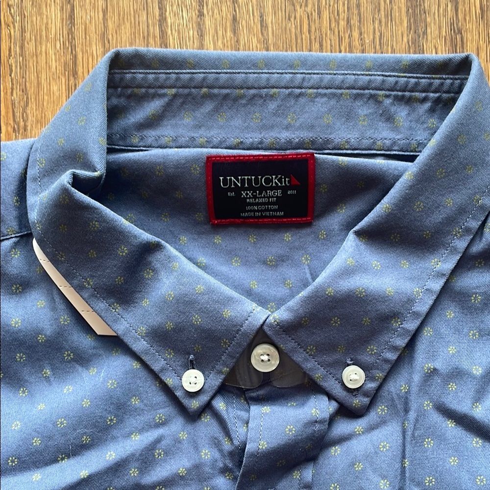 Untuckit button down - Picture 2 of 3